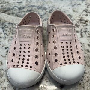 Girls pink natives size 6